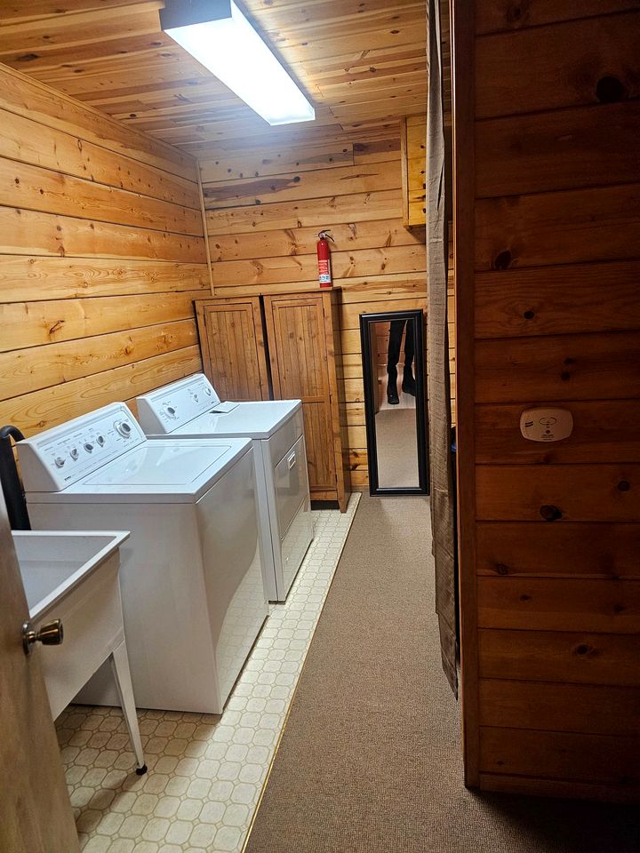 Peaceful Mountain Cabin with Private Lake and Game Room Near Long Barn, California