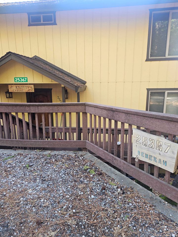 Peaceful Mountain Cabin with Private Lake and Game Room Near Long Barn, California