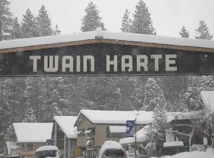 Cabins (United States of America, Long Barn, California)