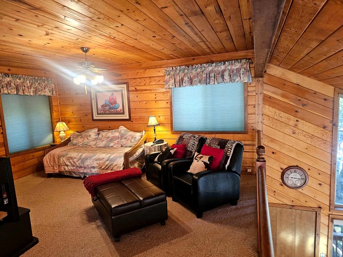 Cabins (United States of America, Long Barn, California)