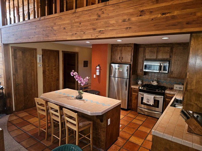 Cabins (United States of America, Long Barn, California)