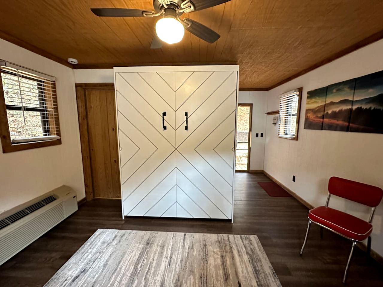 Tiny Cabin Retreat Near Great Smoky Mountains, Tennessee