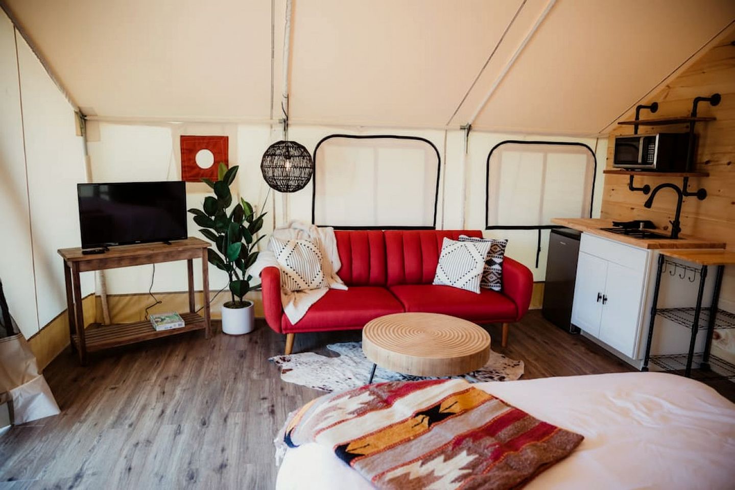 Fully Furnished Safari Tent with Sauna and Hiking Trails in Kentucky