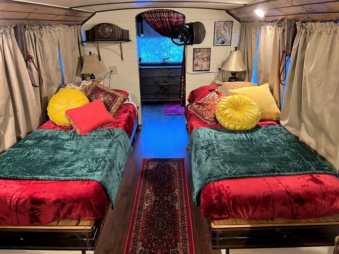 Caravans (United States of America, Bryson City, North Carolina)