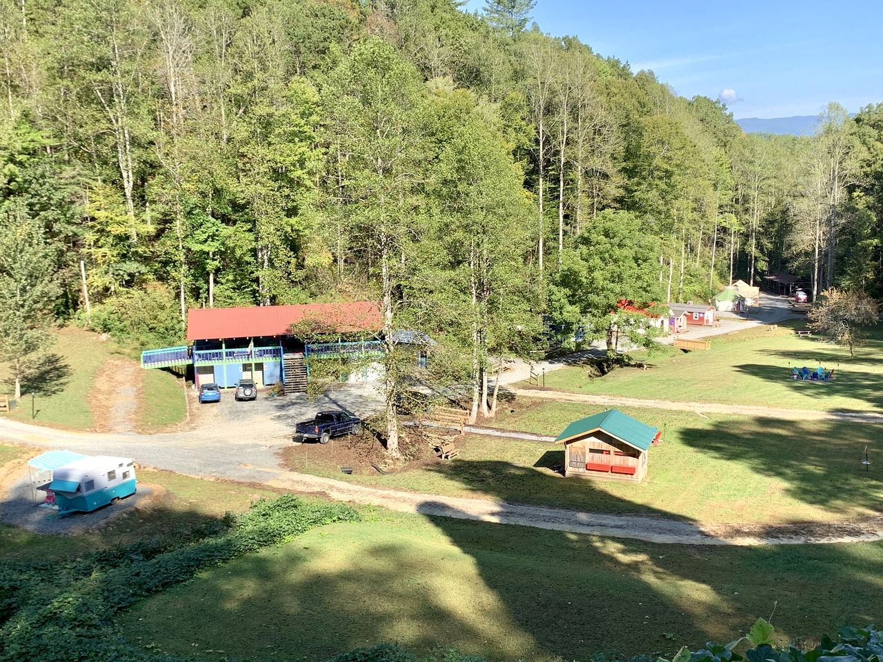 Feel Like Royalty in this Luxurious London Bus near Bryson City, North Carolina