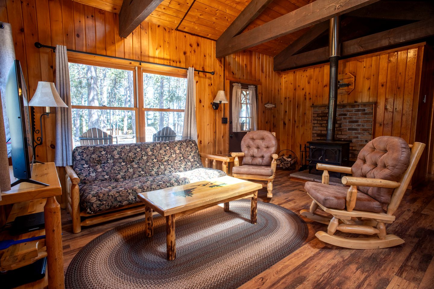 Spacious Rustic Cabin with Vaulted Ceilings, Full Kitchen, Fireplace & Large Deck Near Babbitt, Minnesota