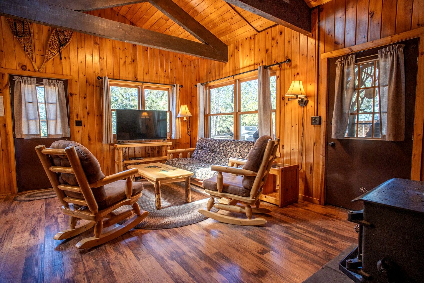 Spacious Rustic Cabin with Vaulted Ceilings, Full Kitchen, Fireplace & Large Deck Near Babbitt, Minnesota