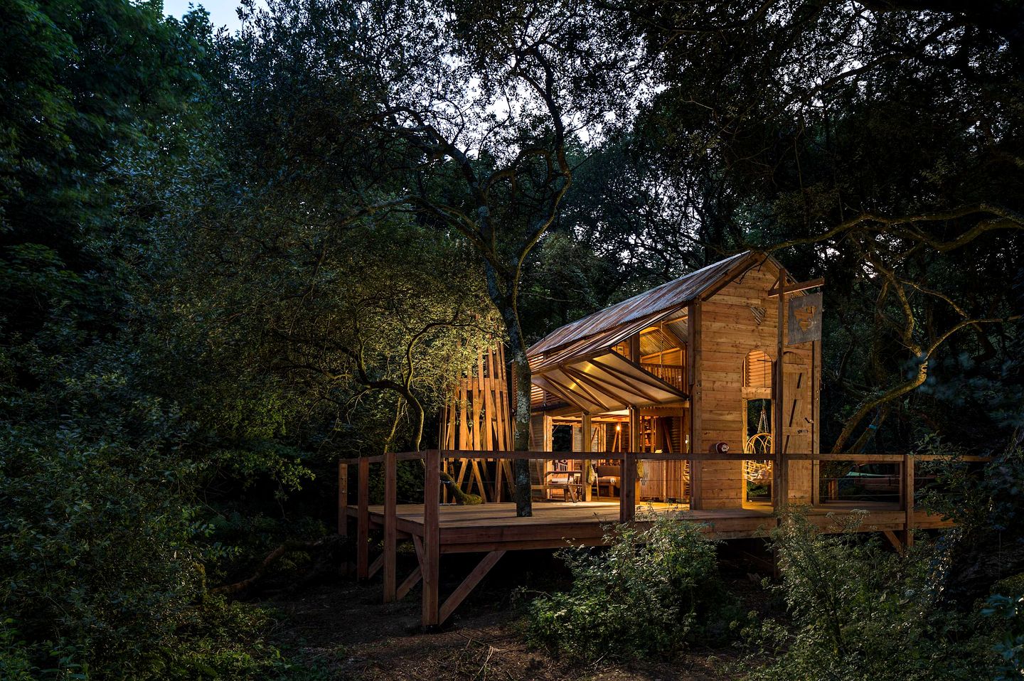 Enchanted Woodland Cabin Haven near Tintagel Waterfall in Cornwall