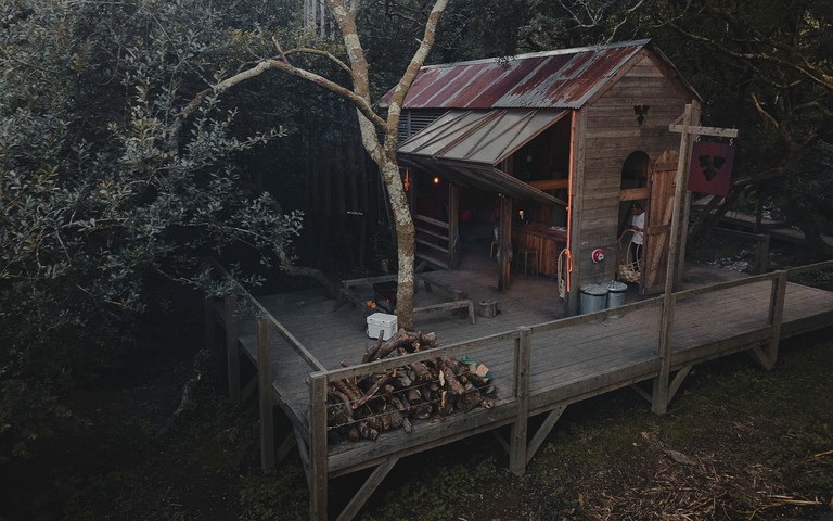 Enchanted Woodland Cabin Haven near Tintagel Waterfall in Cornwall