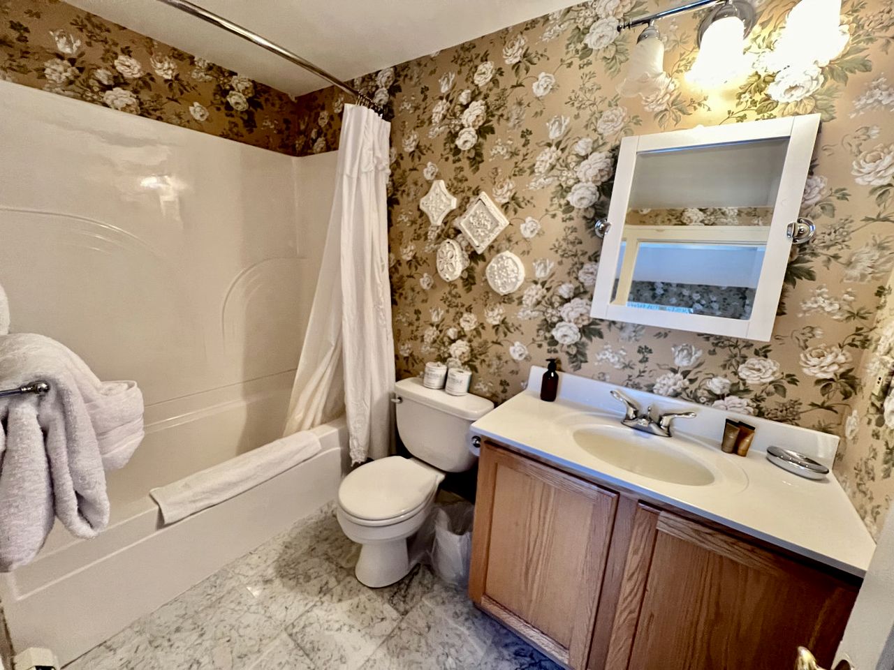 Unique Cottage with Great Surroundings in Sunderland, Vermont