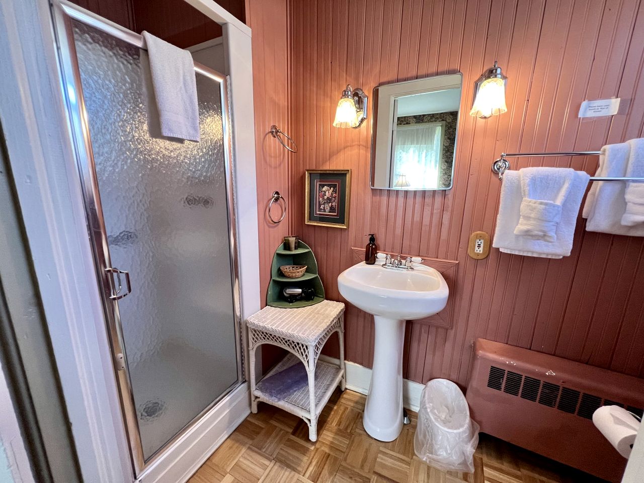 Unique Cottage with Great Surroundings in Sunderland, Vermont