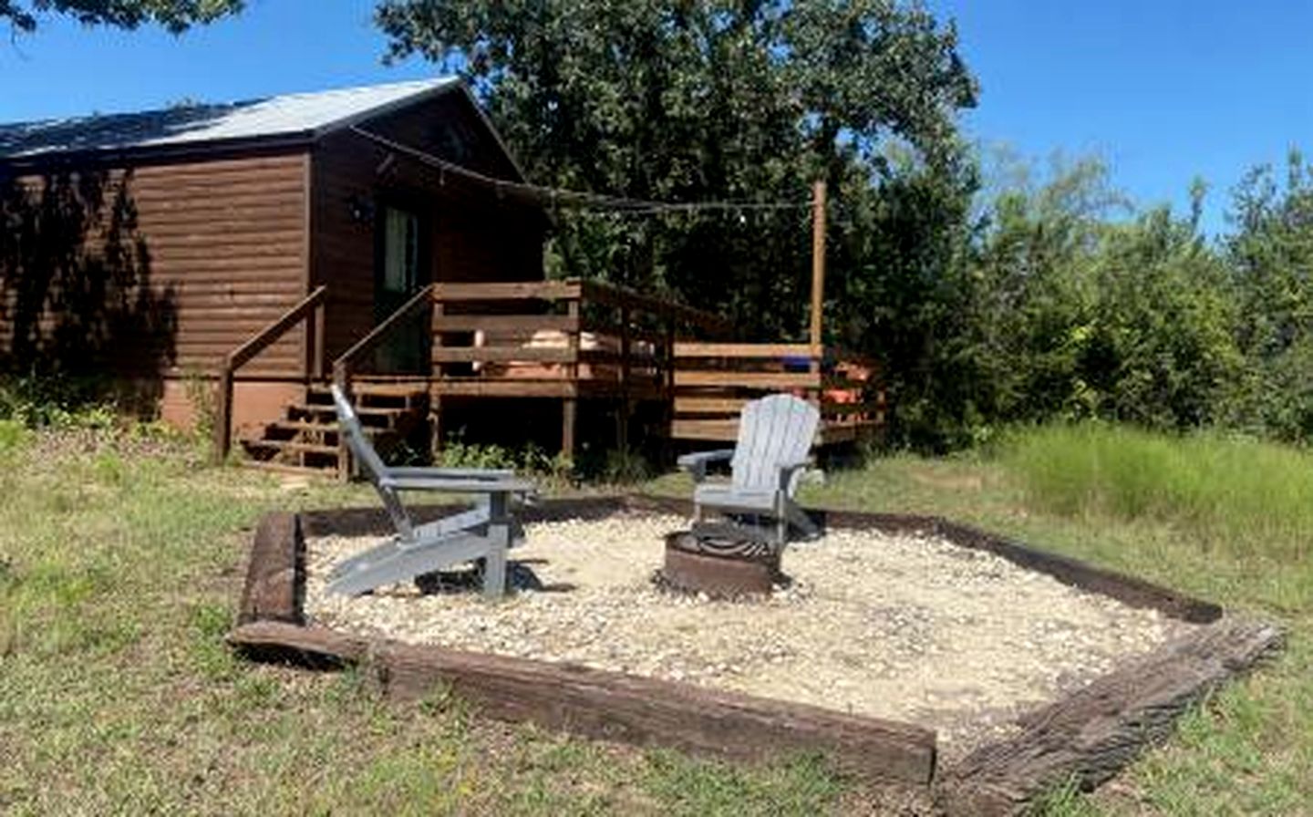 Cozy Texas Cabin Retreat with Hot Tub & Scenic Outdoor Spaces in Bluff Dale, Texas