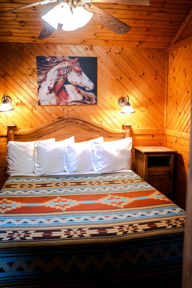 Cozy Texas Cabin Retreat with Hot Tub & Scenic Outdoor Spaces in Bluff Dale, Texas