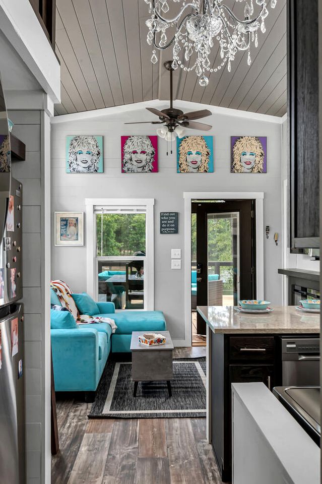 Delightful Cabin with Fire Pit and Hot-tub in Tracy City, Tennessee