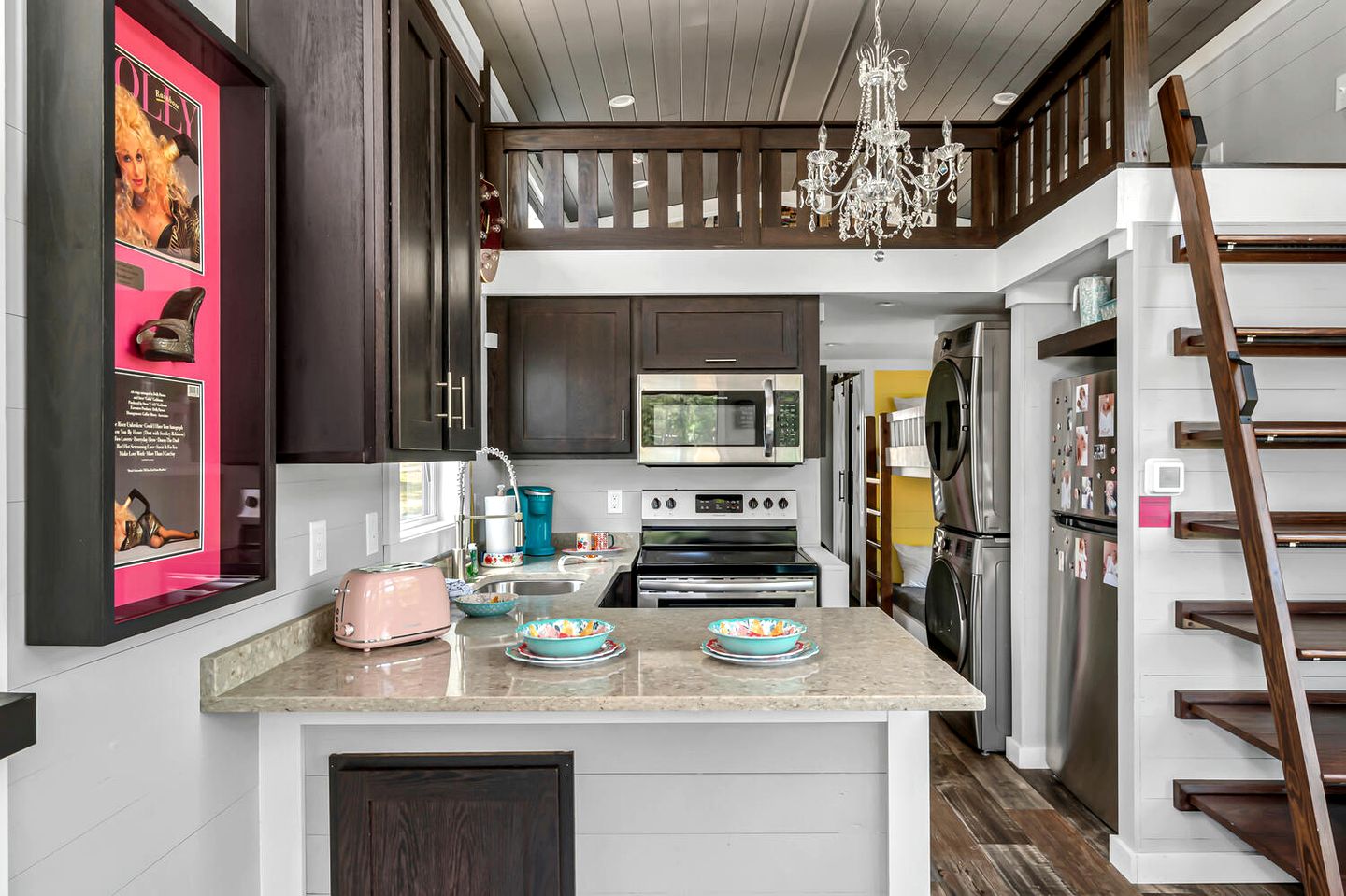 Delightful Cabin with Fire Pit and Hot-tub in Tracy City, Tennessee