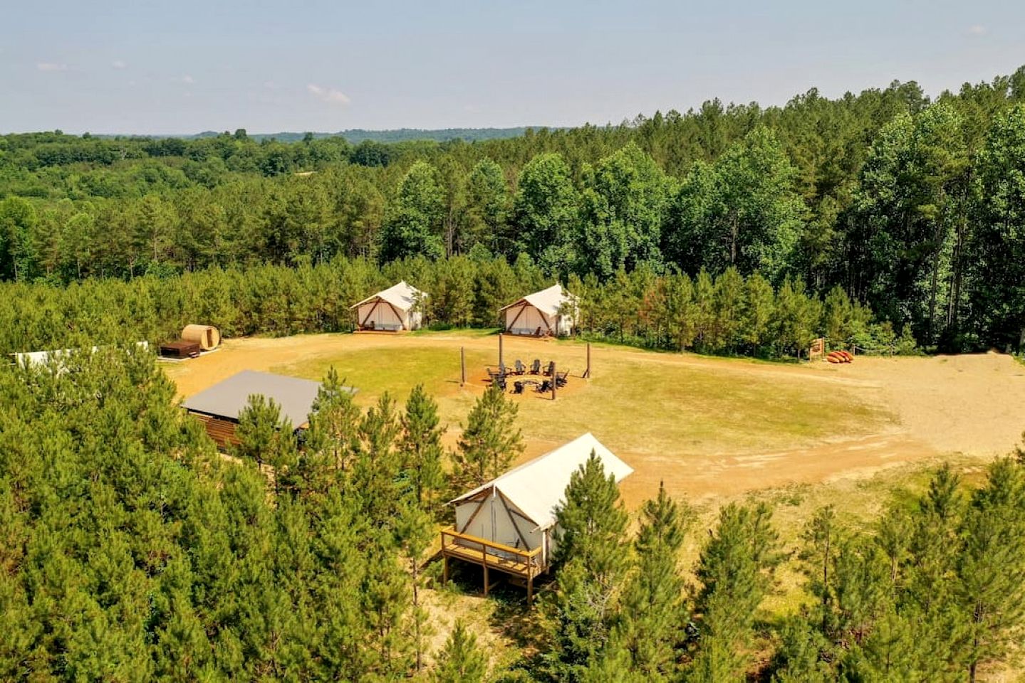 Amazing Safari Tent with Sauna, Fire Pit and Hot-tub in Cadiz, Kentucky