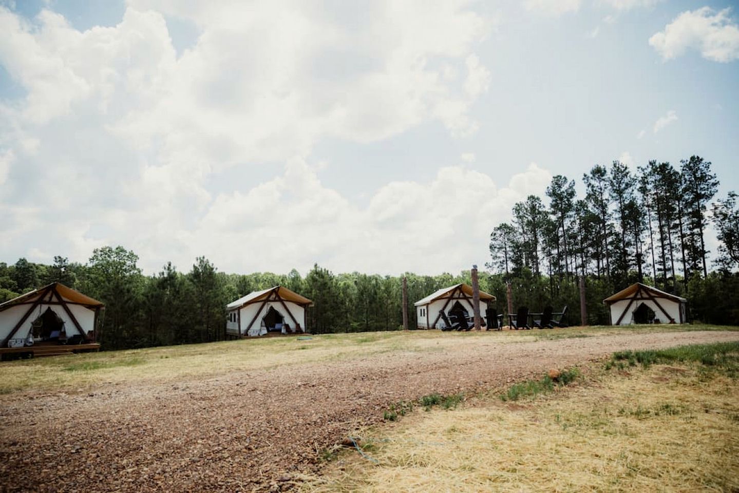 Amazing Safari Tent with Sauna, Fire Pit and Hot-tub in Cadiz, Kentucky