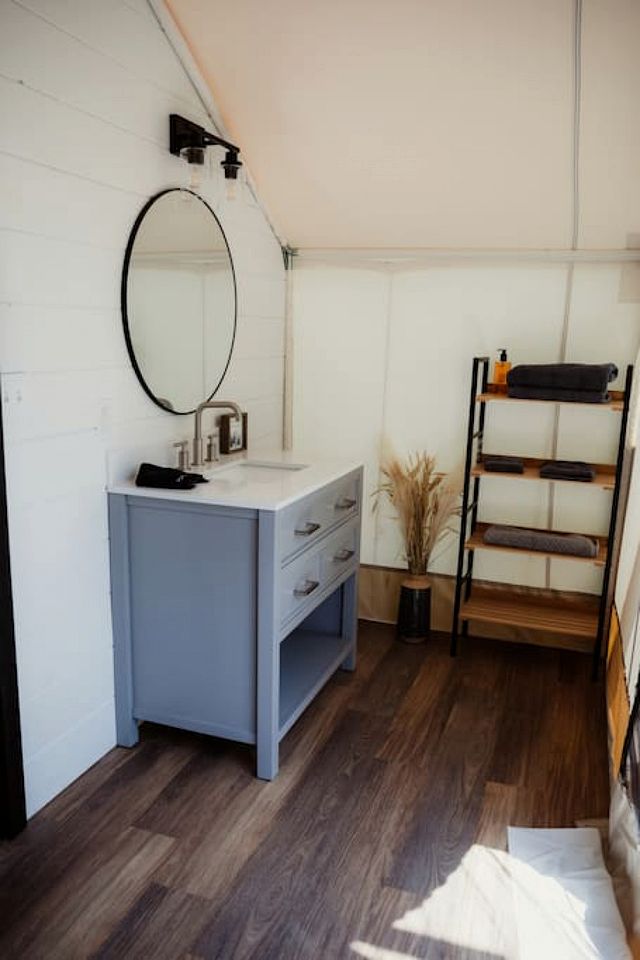 Amazing Safari Tent with Sauna, Fire Pit and Hot-tub in Cadiz, Kentucky