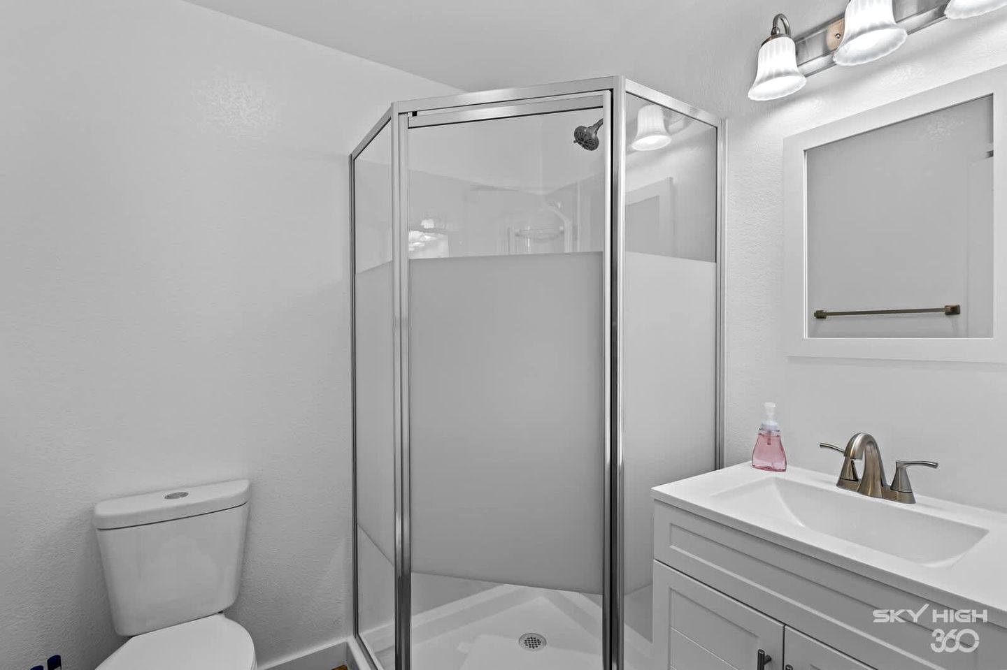 Stylish Tiny Home with Open Concept near Downtown Decatur and Bentonville, Arkansas