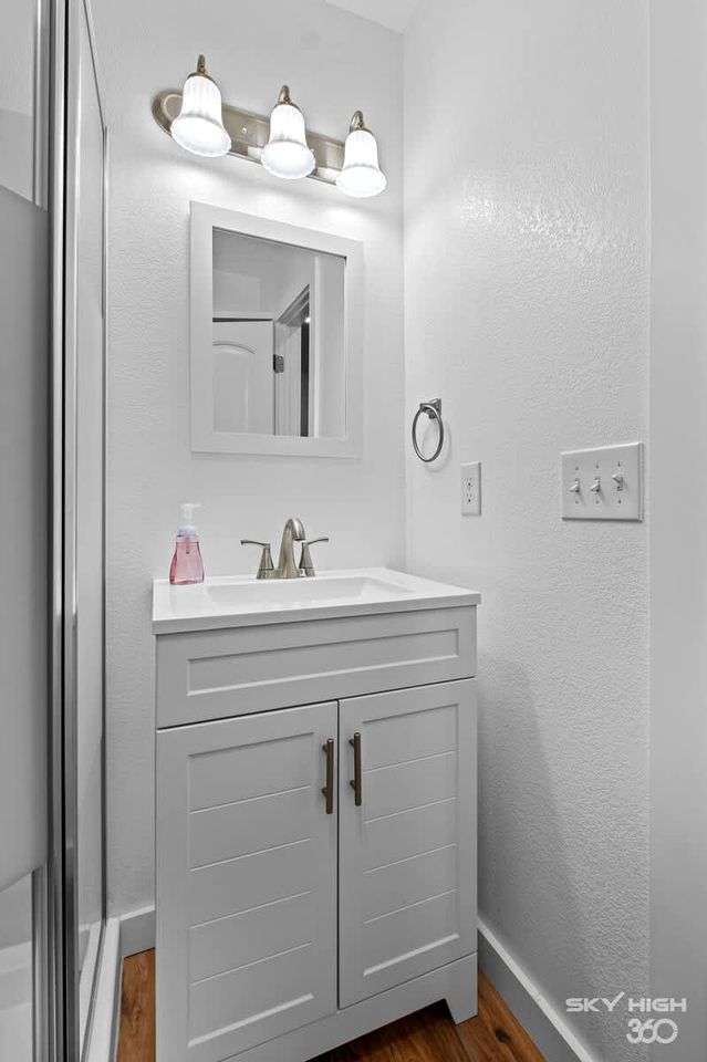 Stylish Tiny Home with Open Concept near Downtown Decatur and Bentonville, Arkansas