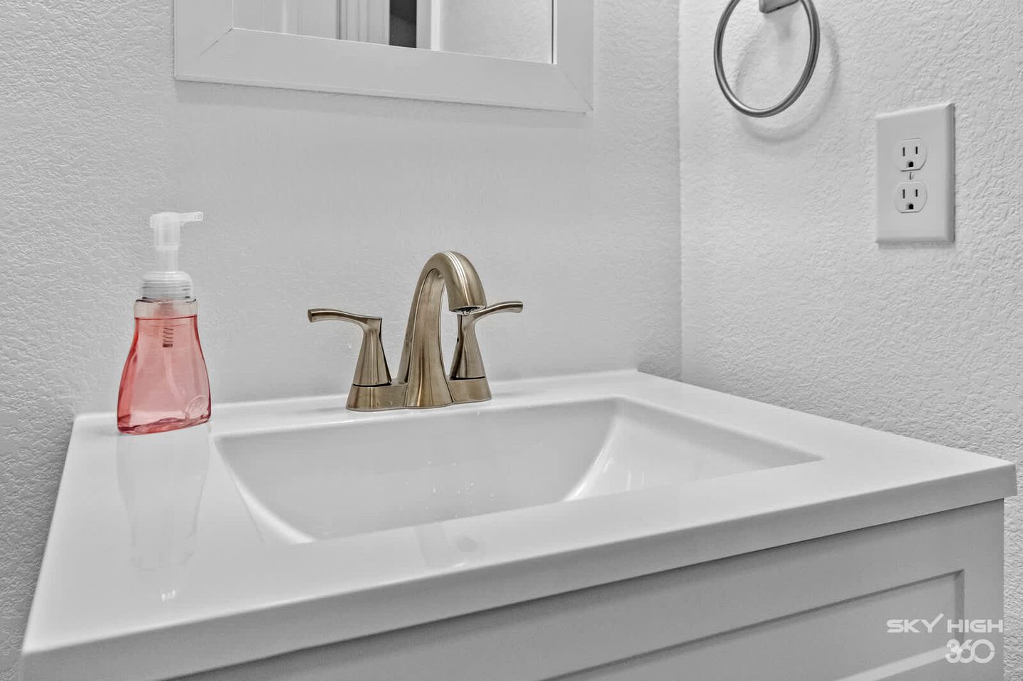 Stylish Tiny Home with Open Concept near Downtown Decatur and Bentonville, Arkansas