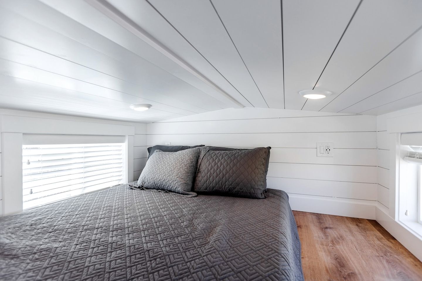 Wonderful Tiny House with Luxurious Interior in Apple Valley, Utah