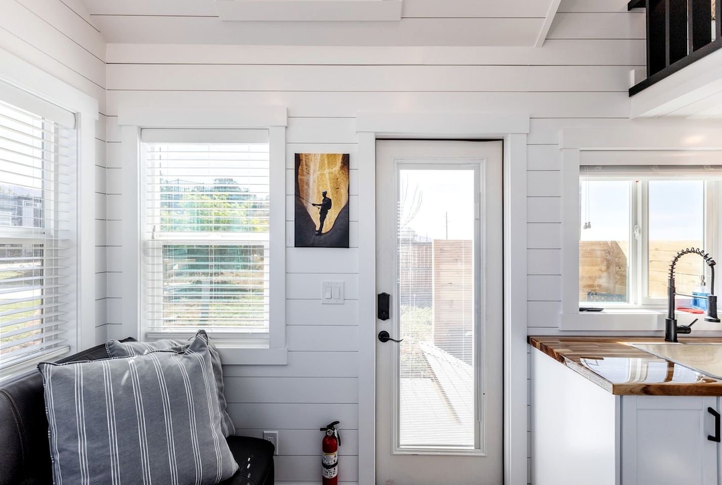 Wonderful Tiny House with Luxurious Interior in Apple Valley, Utah