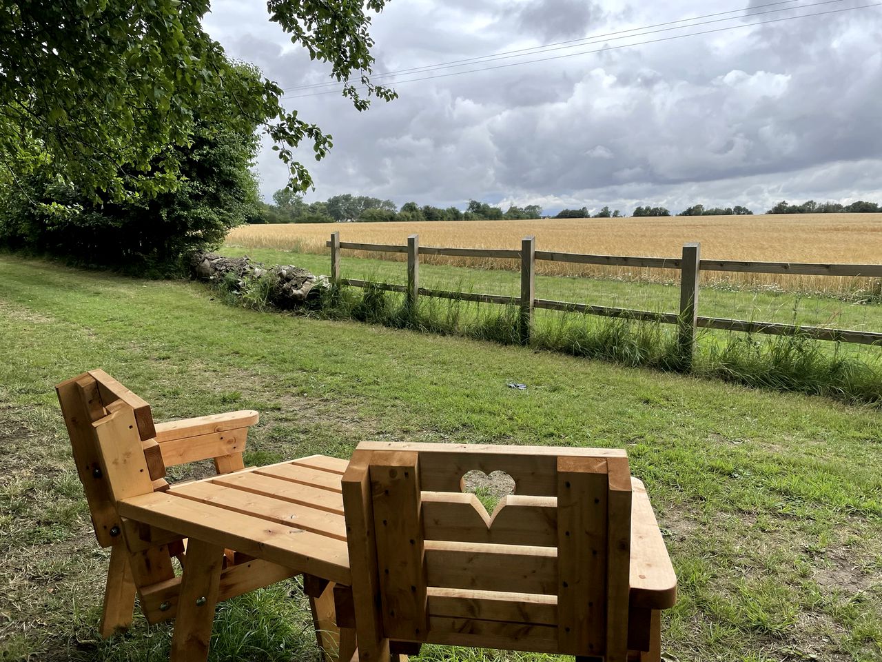 Impressive Bell Tent with Barbecue in Halstead, England