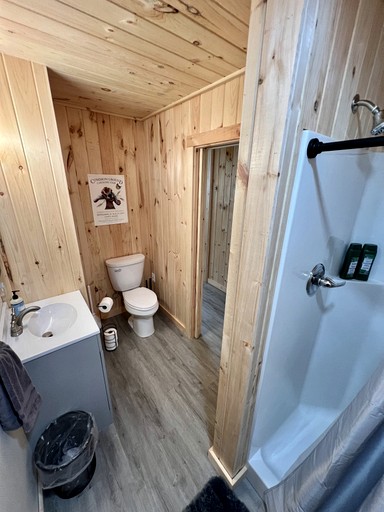 Cabins (United States of America, Burnham, Maine)