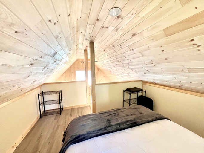 Cabins (United States of America, Burnham, Maine)