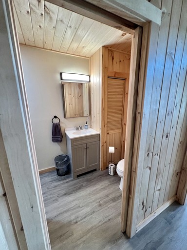 Cabins (United States of America, Burnham, Maine)