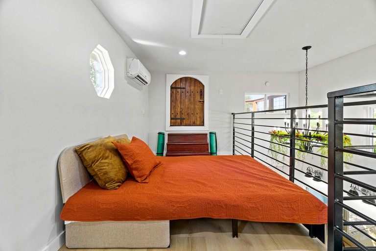 Domes (United States of America, Elgin, Texas)