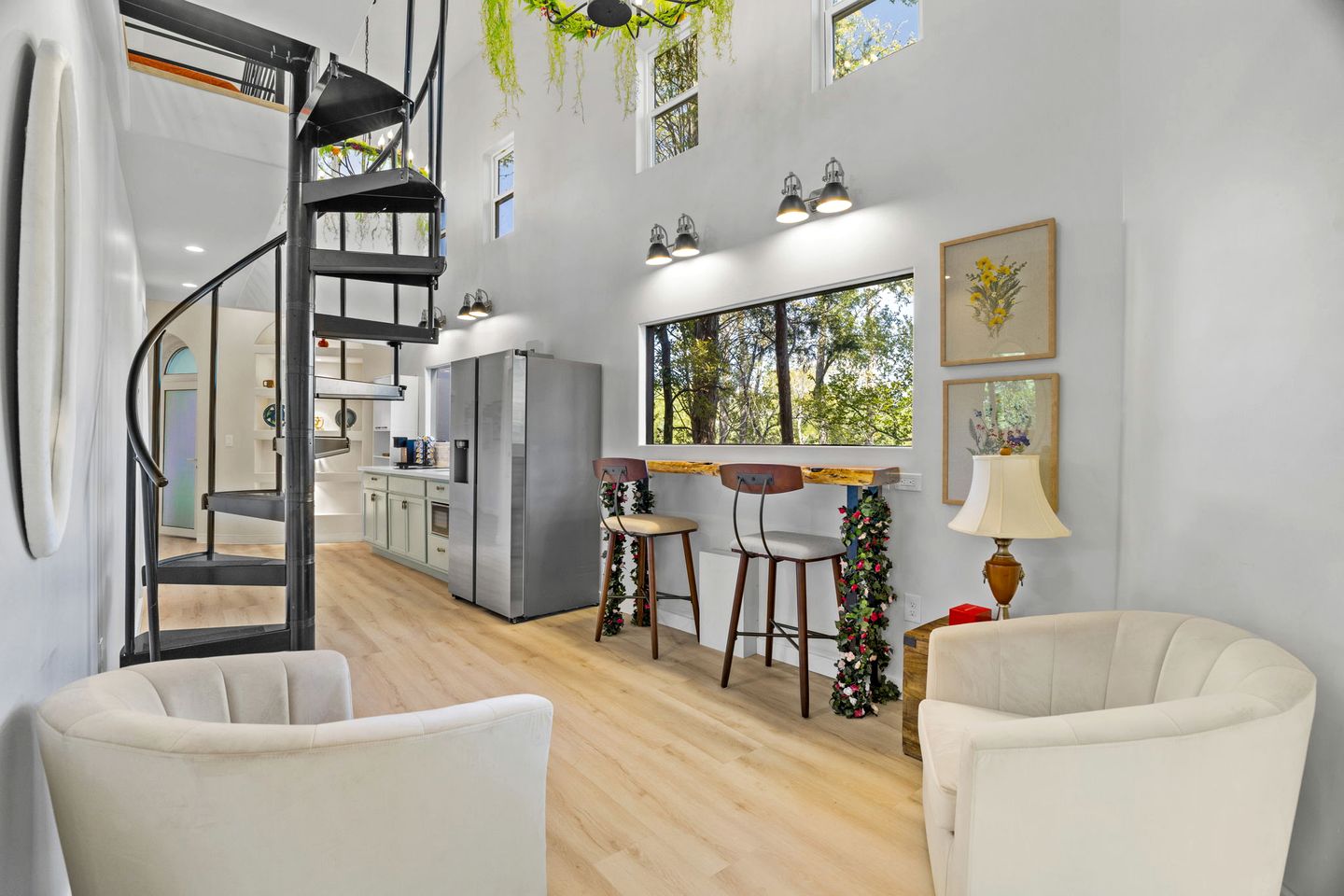 Outstanding Luxurious Dome with Mini Golf, Outdoor Bath, Sauna and Lake Views in Elgin, Texas