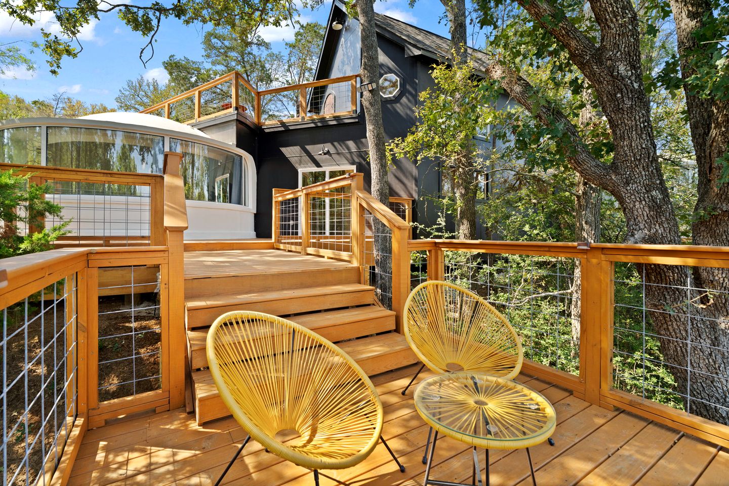 Outstanding Luxurious Dome with Mini Golf, Outdoor Bath, Sauna and Lake Views in Elgin, Texas