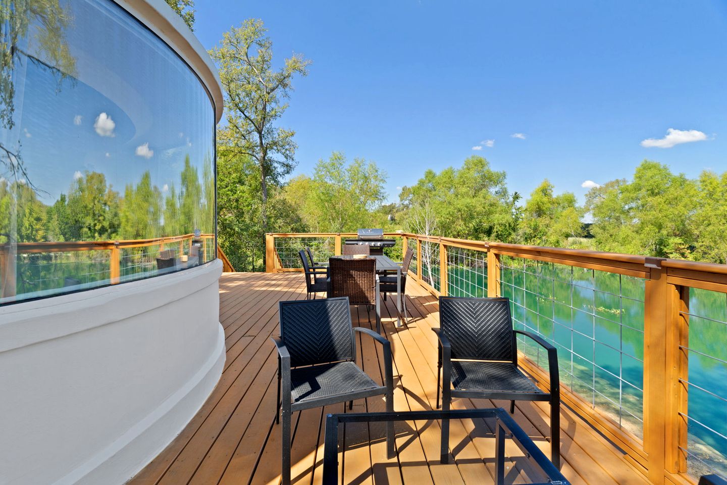 Outstanding Luxurious Dome with Mini Golf, Outdoor Bath, Sauna and Lake Views in Elgin, Texas