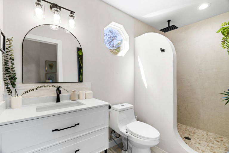 Domes (United States of America, Elgin, Texas)