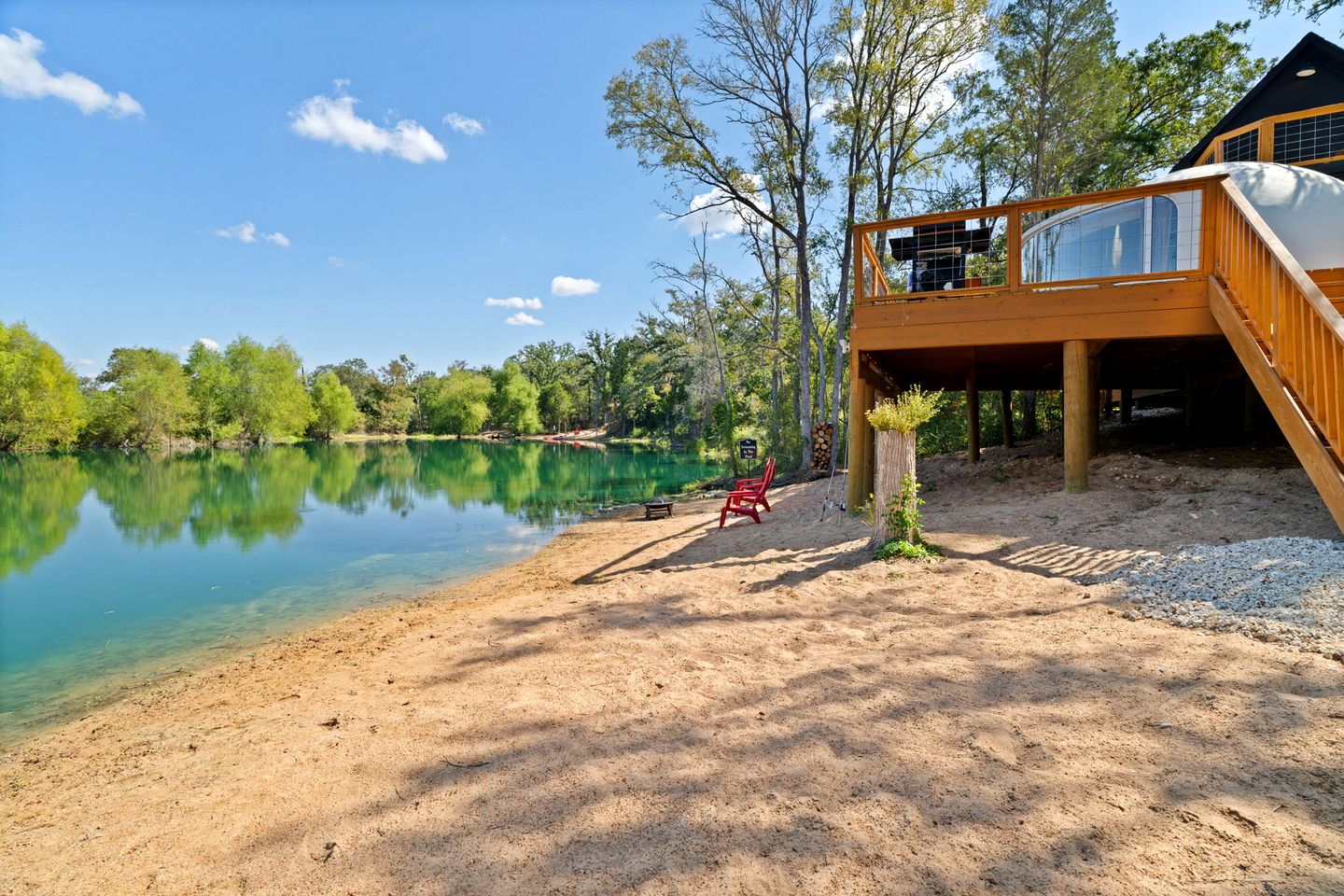 Outstanding Luxurious Dome with Mini Golf, Outdoor Bath, Sauna and Lake Views in Elgin, Texas