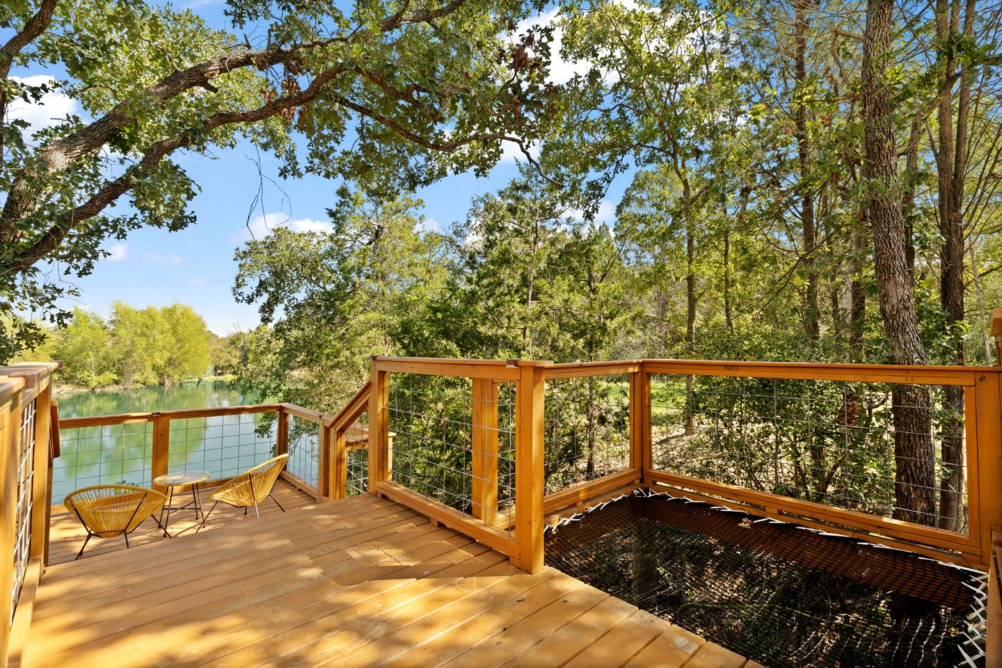 Outstanding Luxurious Dome with Mini Golf, Outdoor Bath, Sauna and Lake Views in Elgin, Texas