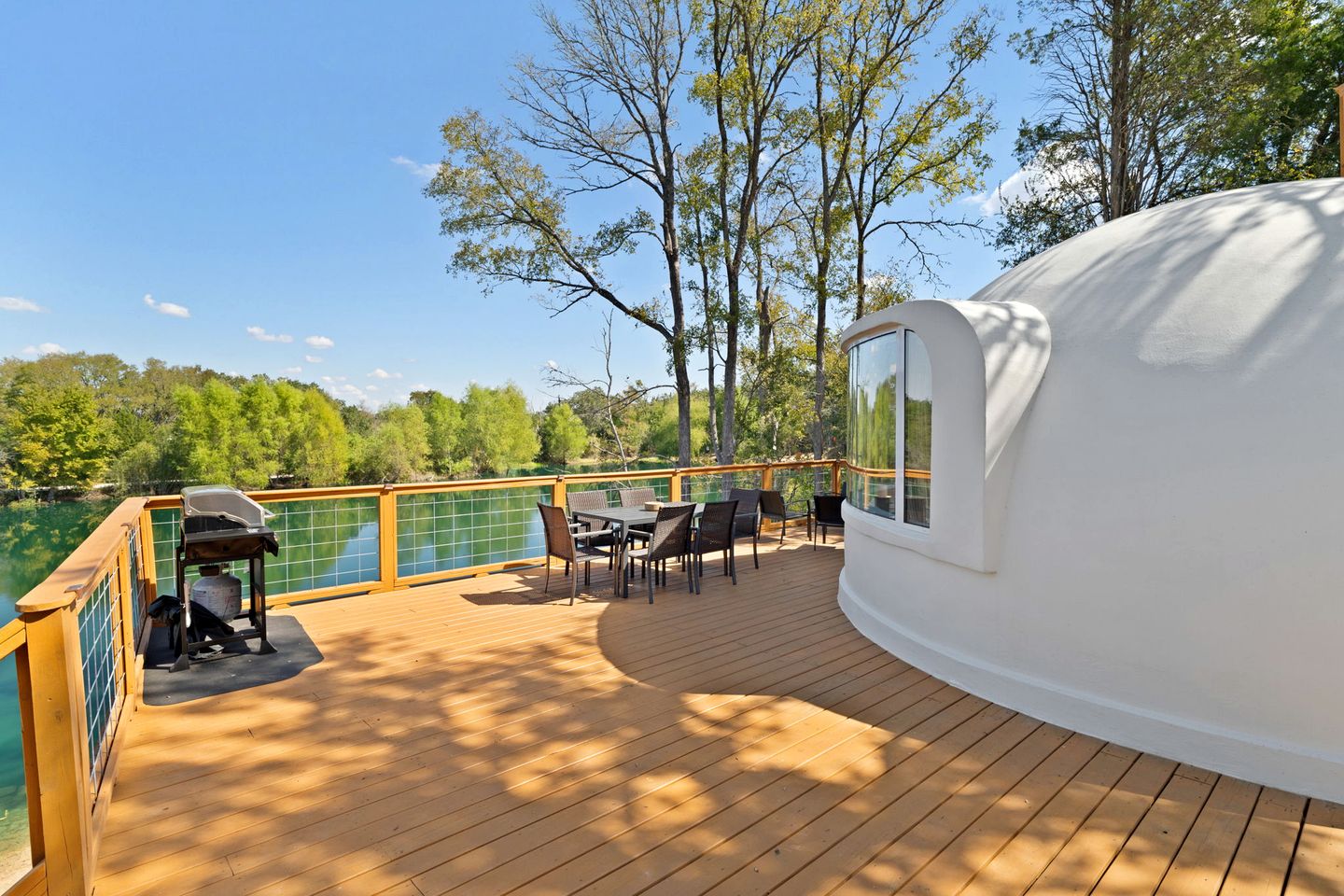 Outstanding Luxurious Dome with Mini Golf, Outdoor Bath, Sauna and Lake Views in Elgin, Texas