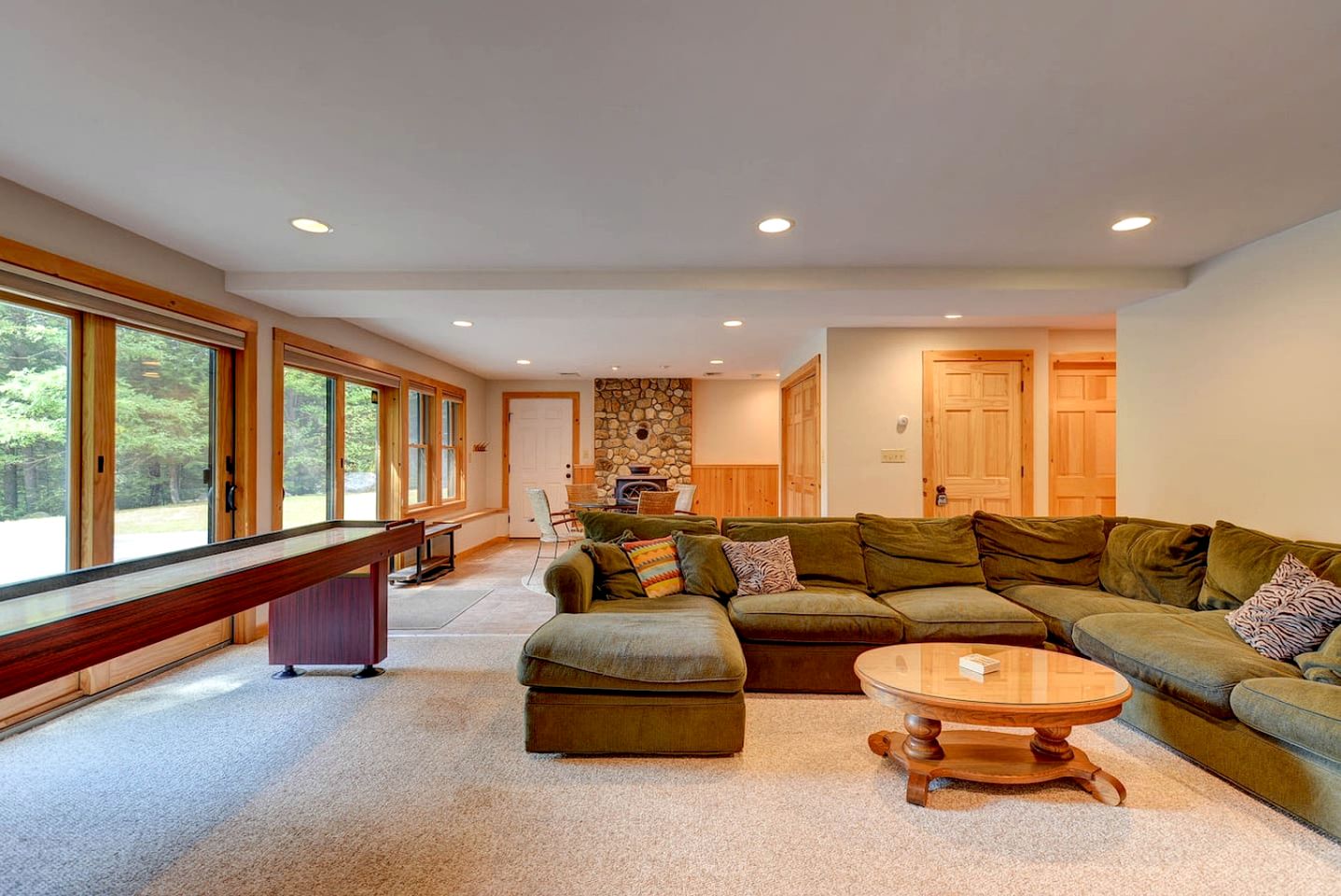 Luxury Mountain Retreat with Hot Tub near Story Land in Bartlett, NH