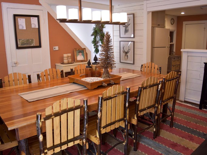 Cabins (Westfield, Pennsylvania, United States)