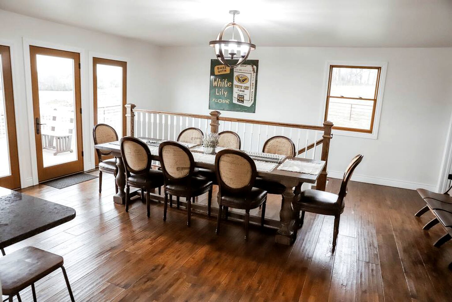 Beautiful and Spatious Vacation Rental with 6 Bedrooms near Owensville, Missouri