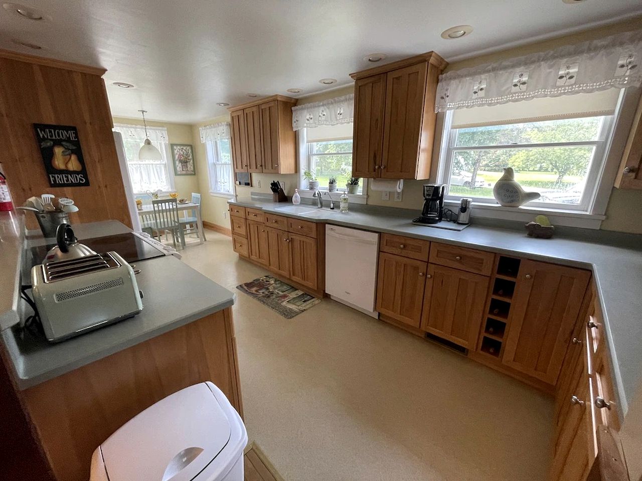 Restored Farmhouse with Hot-Tub in Penn Yan, New York