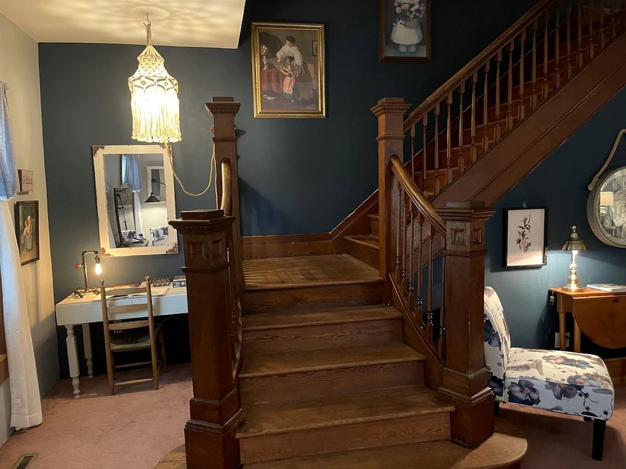 Restored Farmhouse with Hot-Tub in Penn Yan, New York