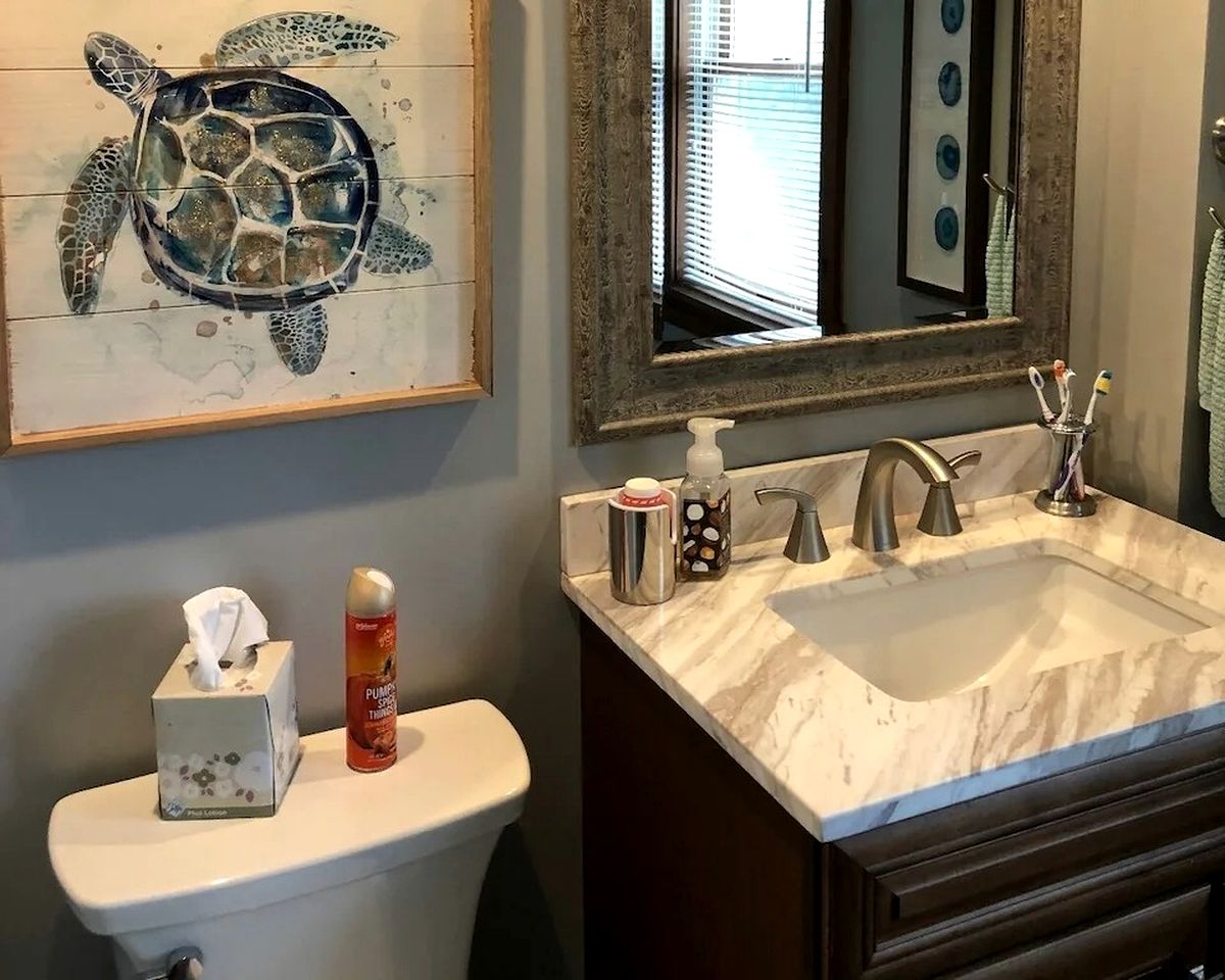 Restored Farmhouse with Hot-Tub in Penn Yan, New York