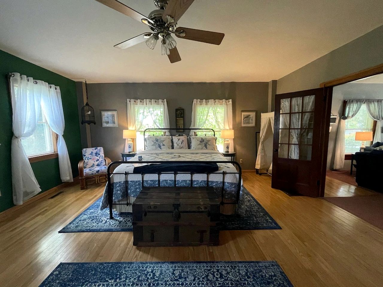 Restored Farmhouse with Hot-Tub in Penn Yan, New York