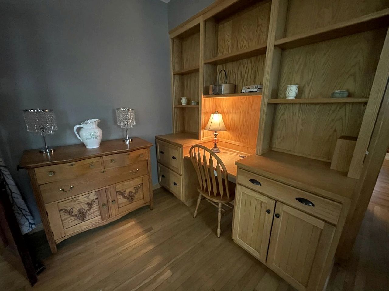 Restored Farmhouse with Hot-Tub in Penn Yan, New York