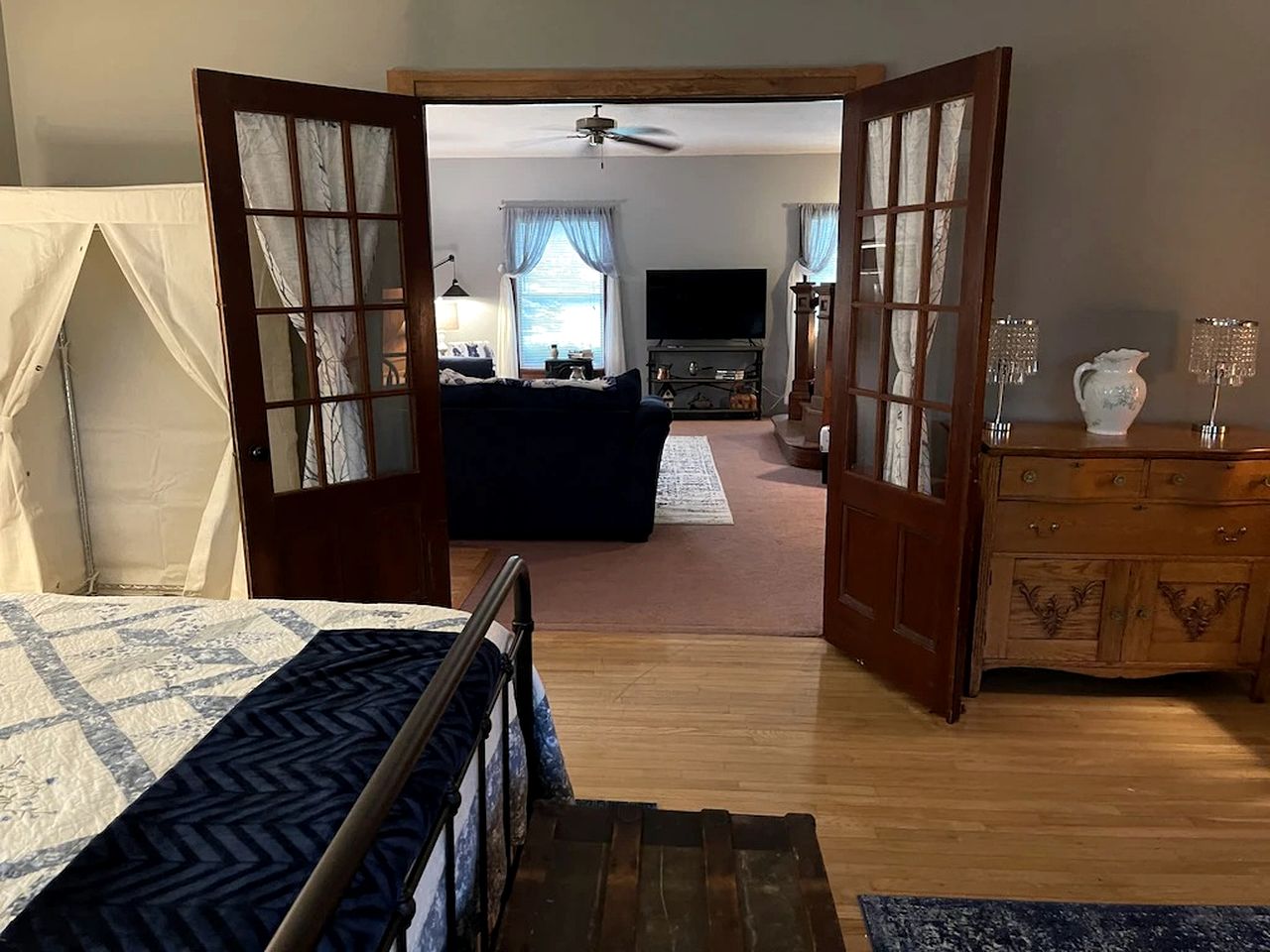 Restored Farmhouse with Hot-Tub in Penn Yan, New York