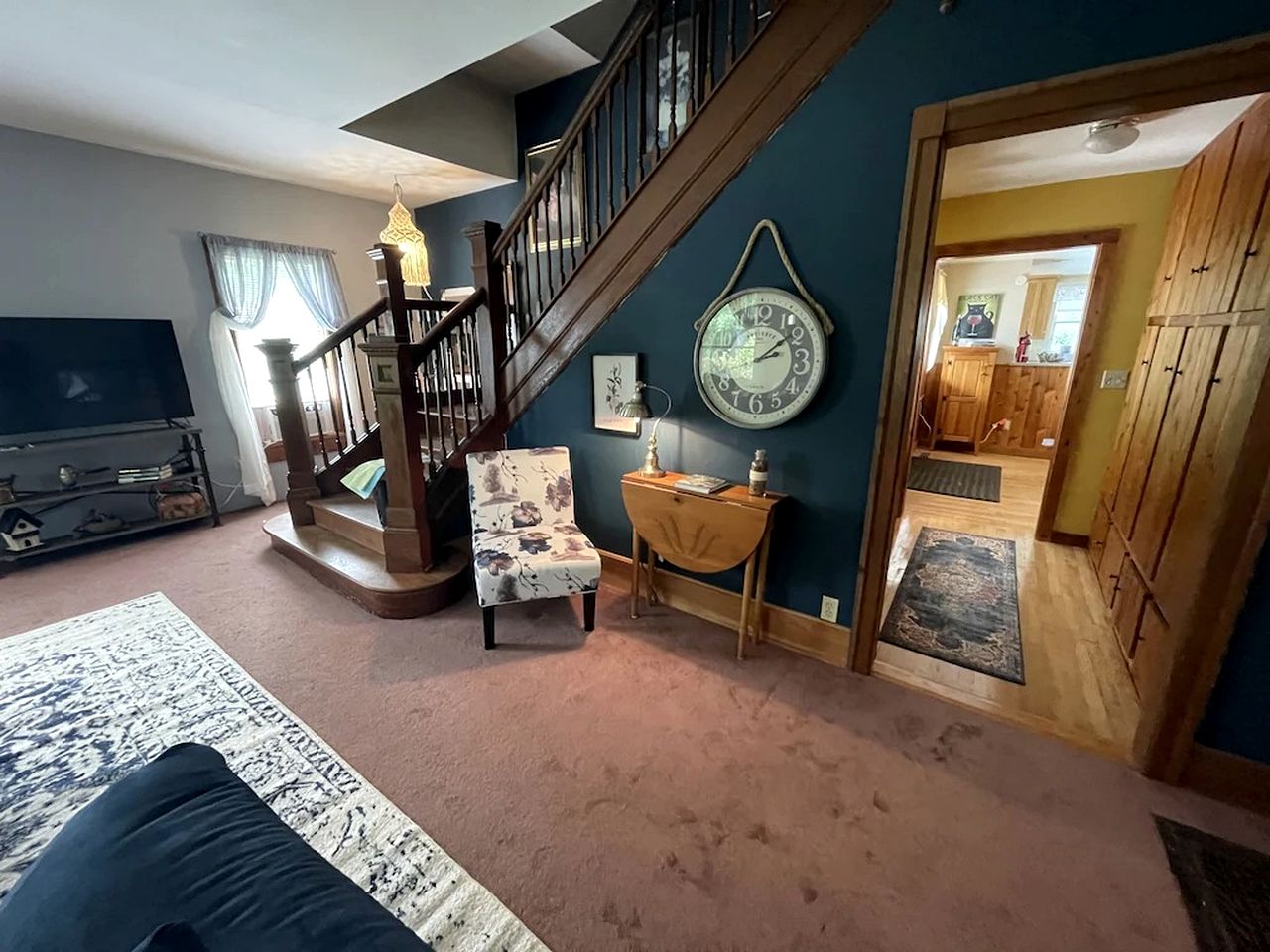 Restored Farmhouse with Hot-Tub in Penn Yan, New York