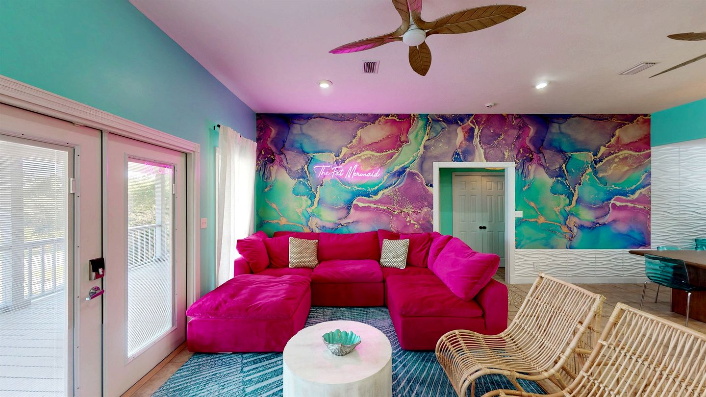 Charming Beachside Home with Private Patio & Dog-Friendly Policy near Surfside Shores, Gulf Shores, AL